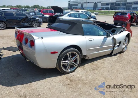 1998 Chevrolet Corvette из США, поврежденный, VIN 1G1YY32G7W5121264